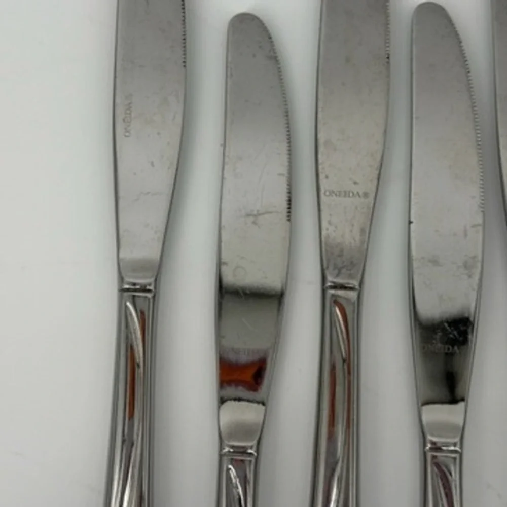 Oneida Flight Reliance Glossy Stainless Dinner Knives Set of 7 9‎ Inch Serrated